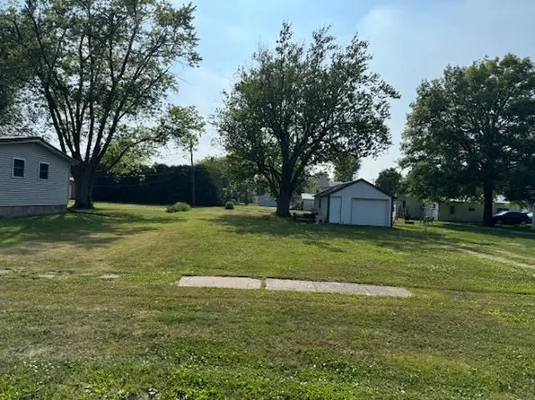 212 N Baker St, Keota, IA 52248