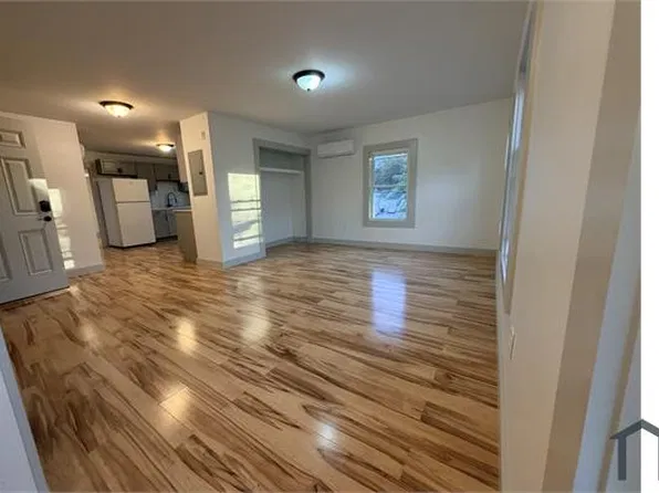 28 Queen St #2, Lowell, MA 01851