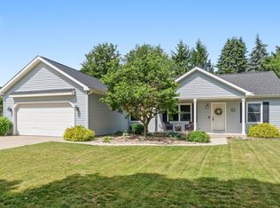 1114 Meadowsweet Ln, Vicksburg, MI 49097