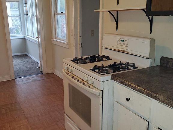 3rd image of 2538 Madison St NE