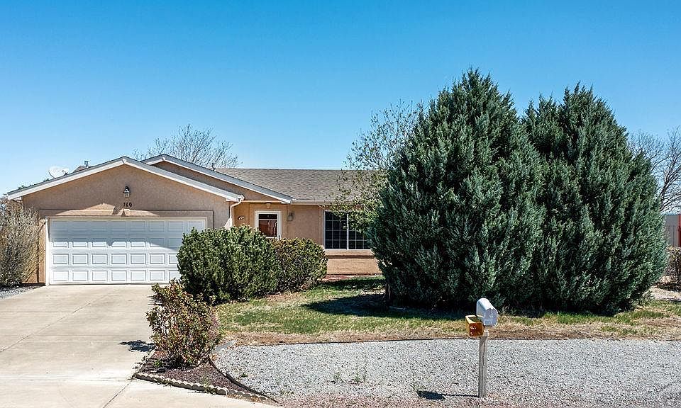 1st image of 310 S Falcon Dr