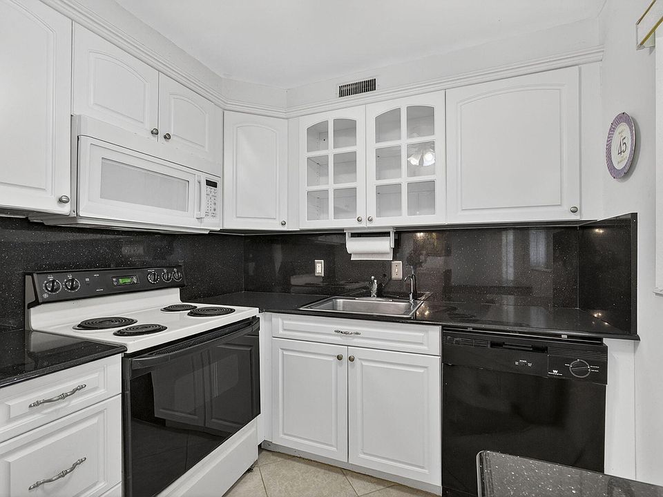 1st image of 100 Sheffield E
