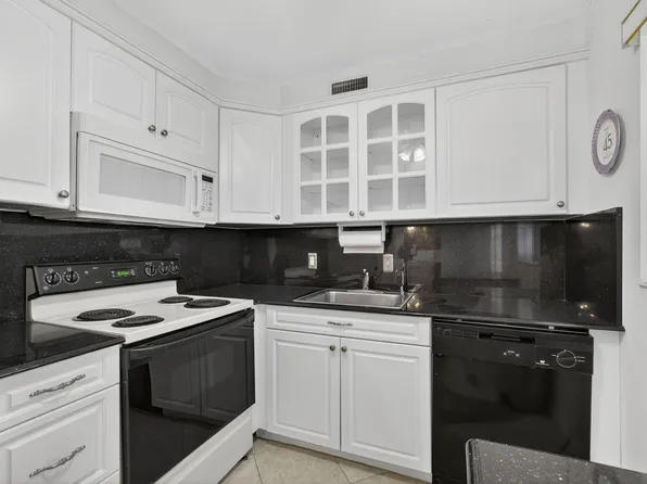 100 Sheffield E, West Palm Beach, FL 33417