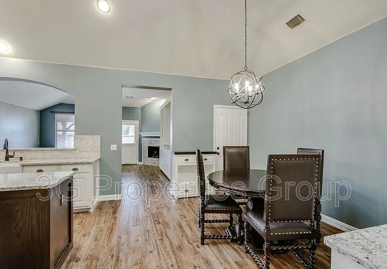 4516 Highridge Dr — Photo 9