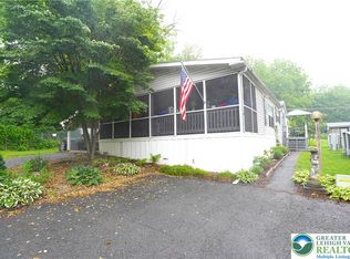 6 Briarwood Ct N, Bath, PA 18014