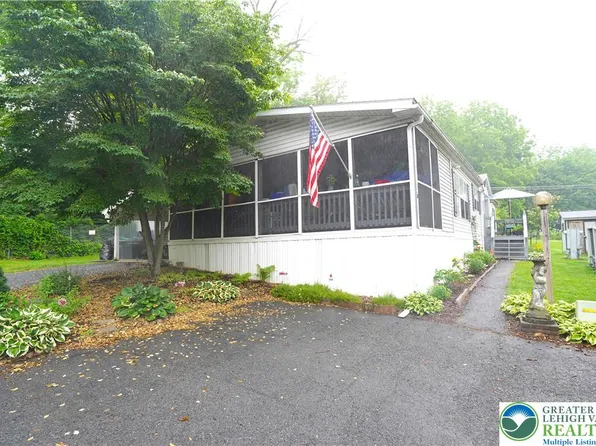 6 Briarwood Ct N, Bath, PA 18014