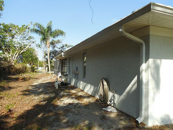 5th image of 1682 SE Mansfield Street E
