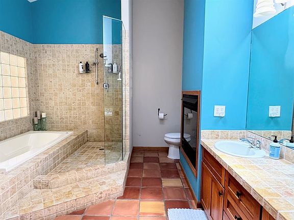 Master Suite Bathroom.