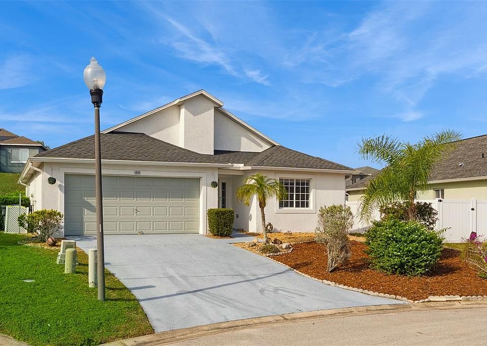 1st image of 431 HILLCREST DRIVE