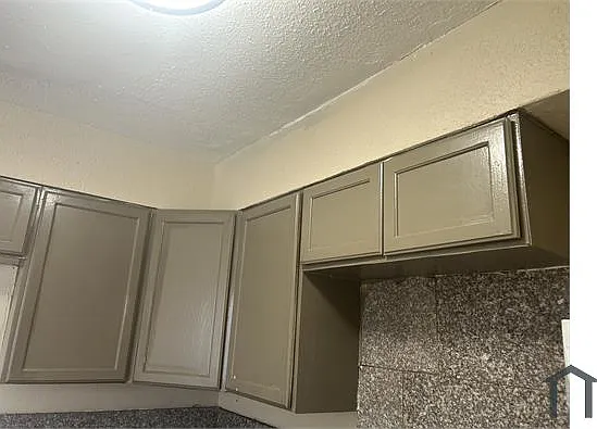 330 Seneca St #3 — Photo 6