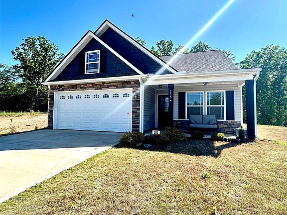 2nd image of 203 Thorn Creek Dr