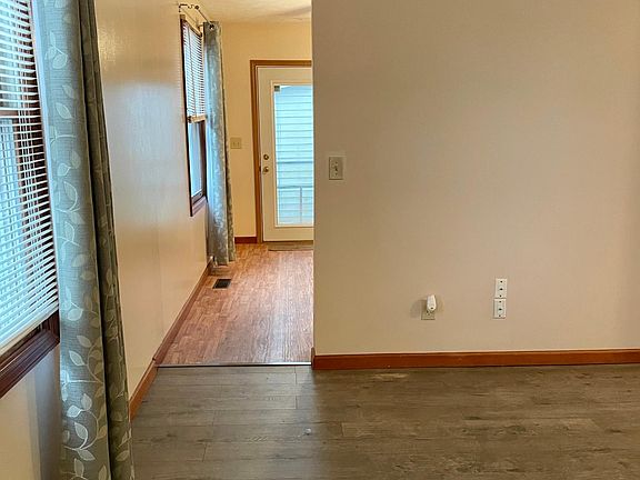 5th image of 113 S Wilkinson Ave