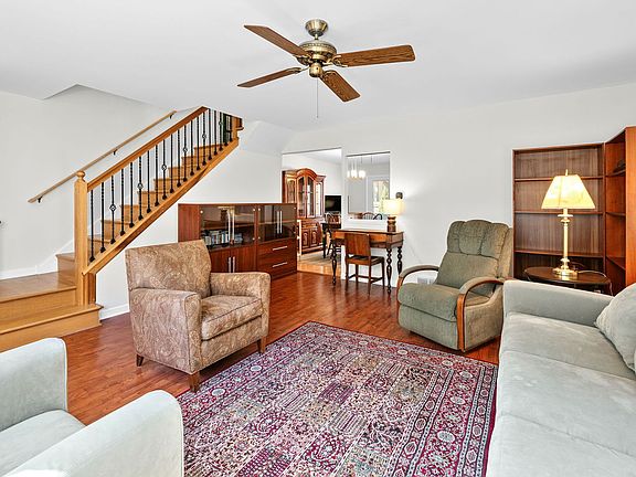 3rd image of 2020 W Lunt Ave Unit I