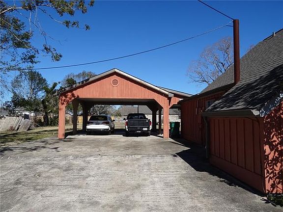 4th image of 834 Lakelyn Dr