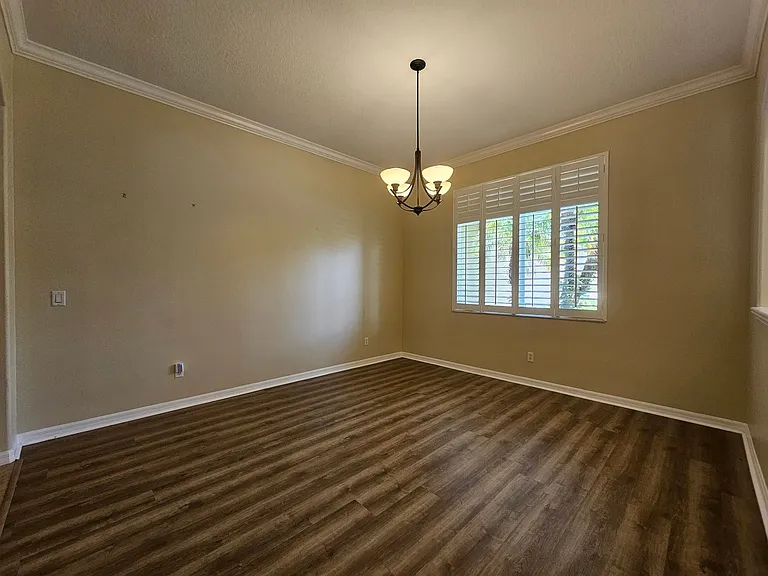 1107 Oxbridge Dr — Photo 32
