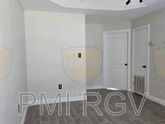 4th image of 2504 N 31st Ln #4