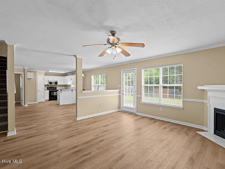 7598 Pleasantville Way — Photo 13