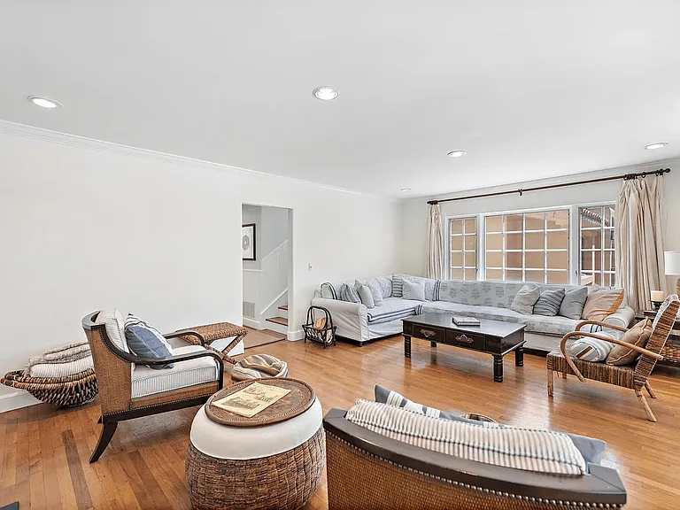 129 McAulay Pl — Photo 7