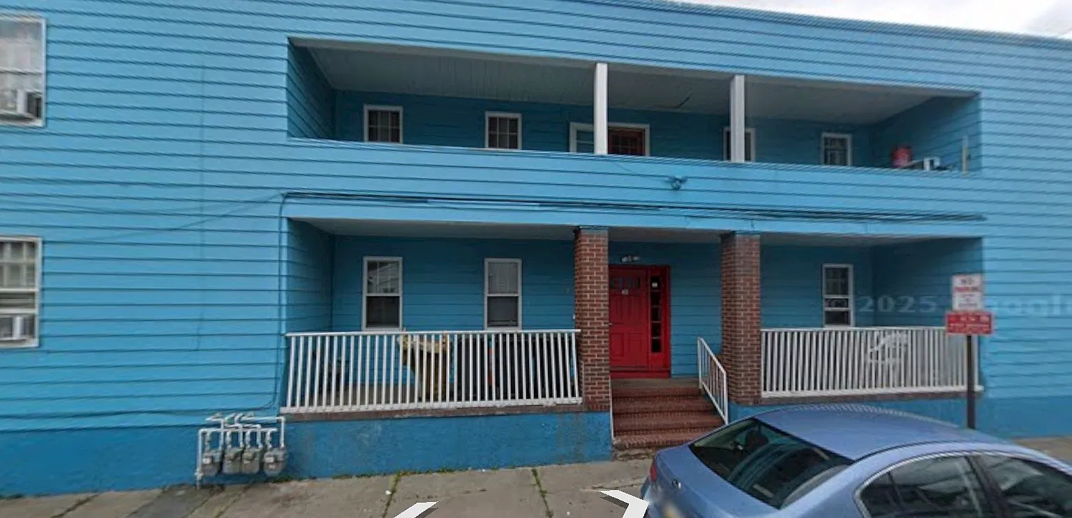 3 bed, 1.5 bath, $1,300 — Photo 1