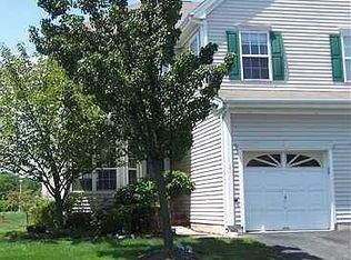 41 Straton Ct, Parlin, NJ 08859