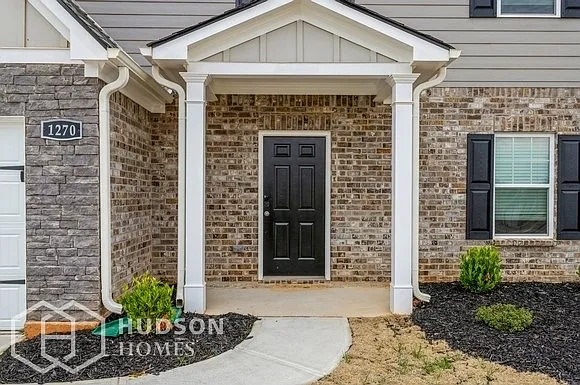 1270 Fendt Dr — Photo 3