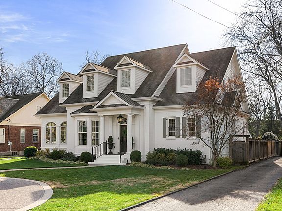 2nd image of 1483 Clairmont Pl