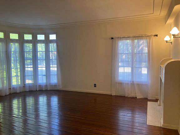 2nd image of 6618 W Olympic Blvd