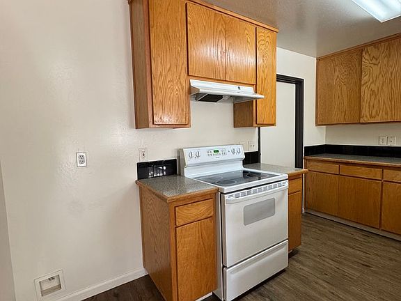 4th image of 401-457 N Park St #443