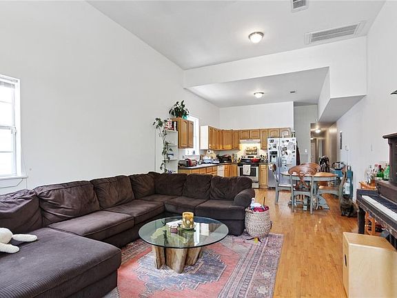 4th image of 204-06 S Cortez St