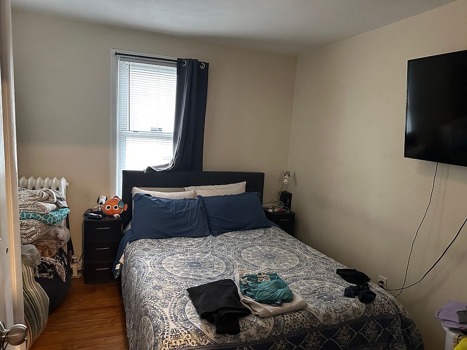 2nd image of 200 Dey St #1