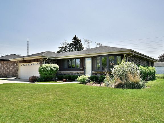 2nd image of 612 W Victoria Ln