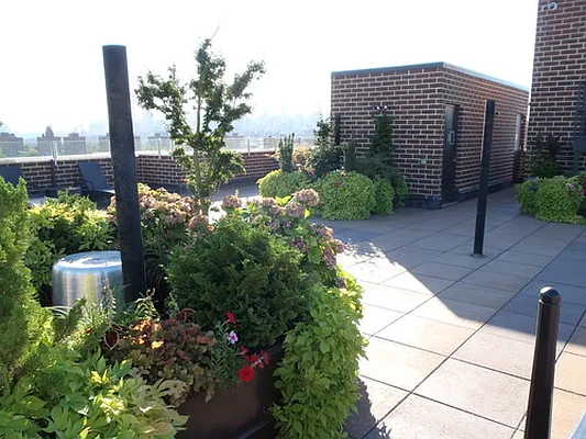 Rented by NY Space Finders Inc. | media 35