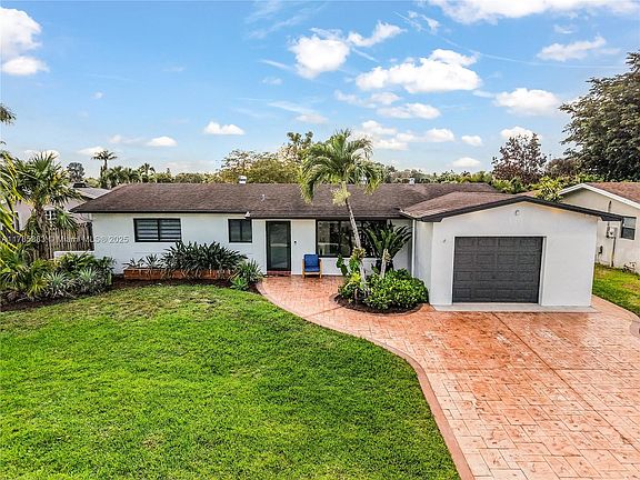 3rd image of 1410 NW 114th Ave