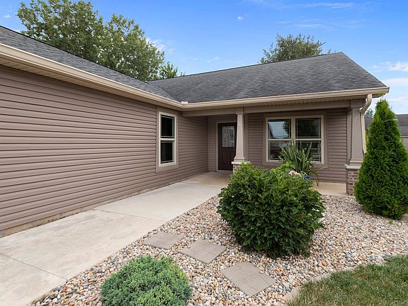 3rd image of 2459 Schick Dr