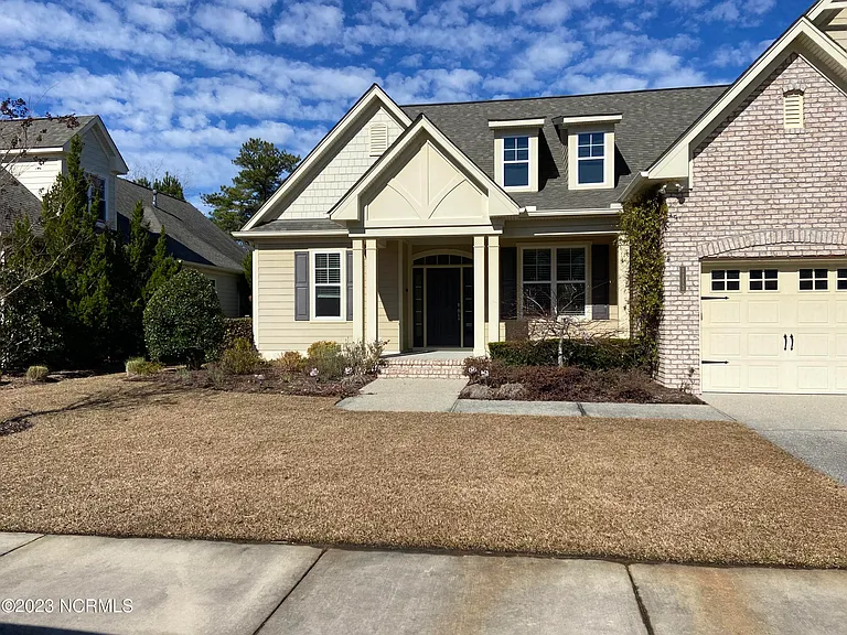 1113 Evangeline Dr — Photo 1
