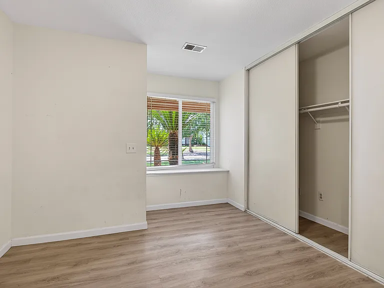 2051 Sycamore Ct — Photo 10