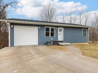 2148 Bald Eagle Ct, Dubuque, IA 52001