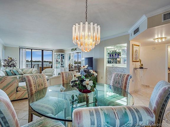 Living Room/Dining Room