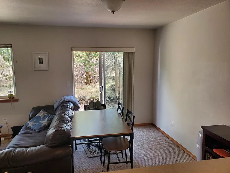 413 Maxs Pl — Photo 18