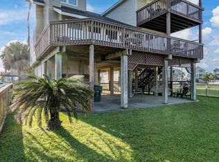 4119 Courageous Ln, Galveston, TX 77554