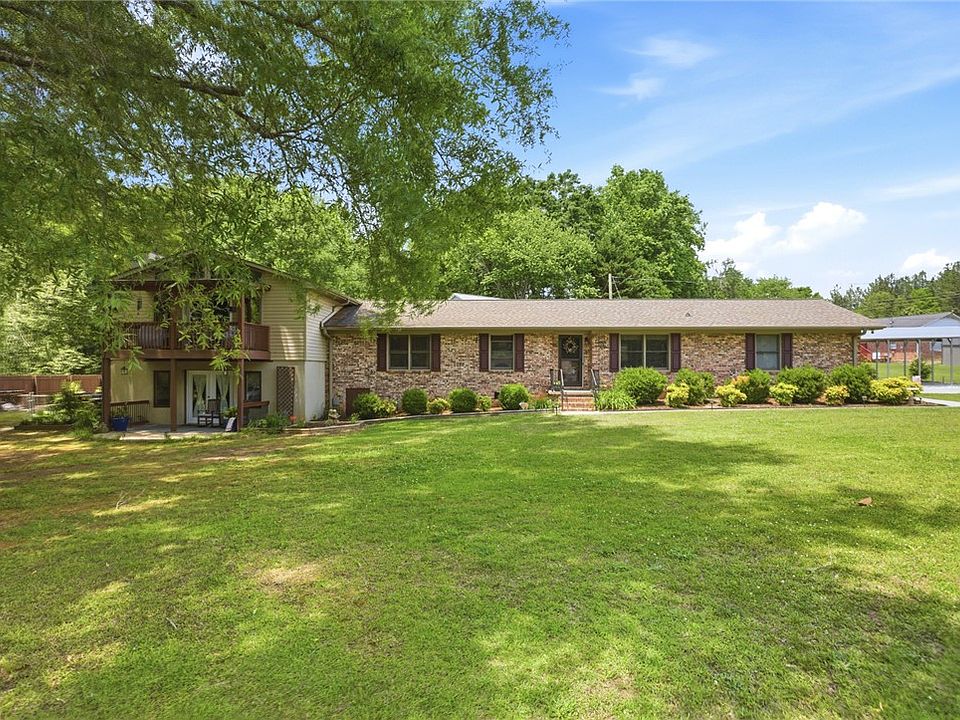 1st image of 104 Beaty Creek Ct