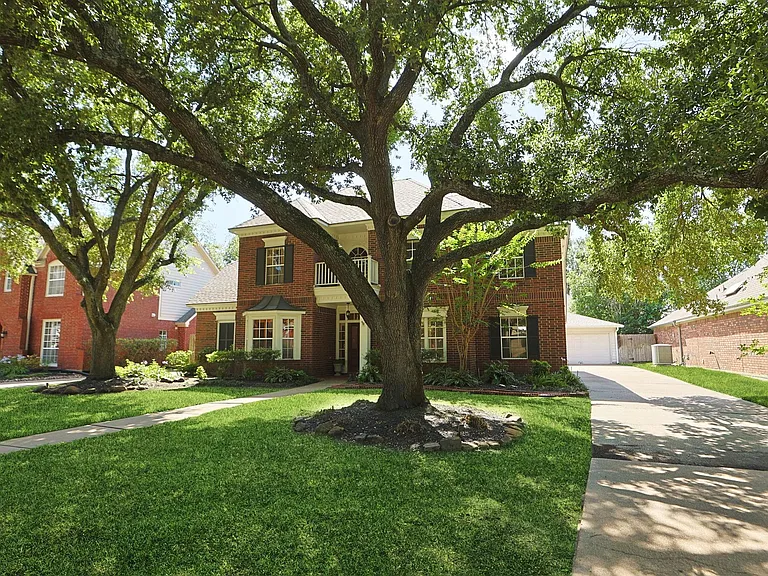 7435 River Garden Dr — Photo 3