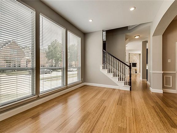 5th image of 11129 Elizabeth Ave