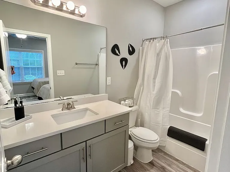 3885 Spottswood Ave — Photo 5