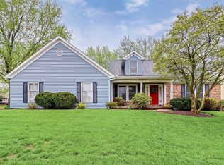 27 Ravenwood Cir, Bloomington, IL