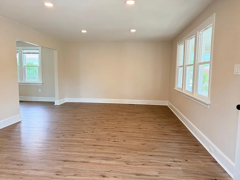 428 Madison Ave — Photo 15