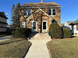 1212 Philippen St, Manitowoc, WI 54220