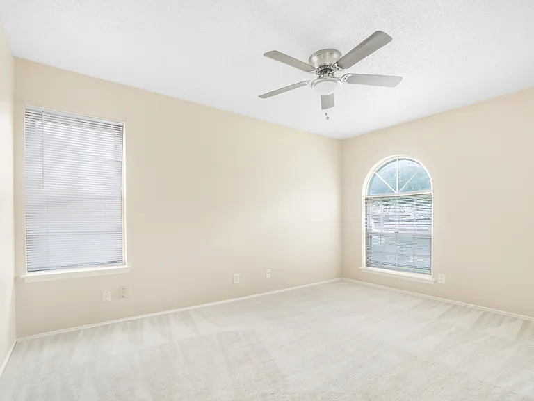 5003 Starfire Ln — Photo 7