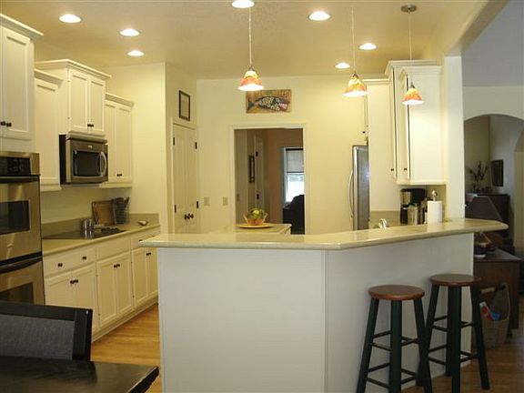 3rd image of 3648 Cumberland Ct