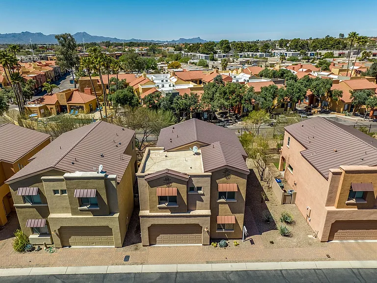 4261 N Golden Ridge Ln — Photo 42